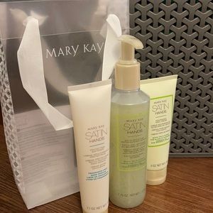 Mary Kay Satin Hands set